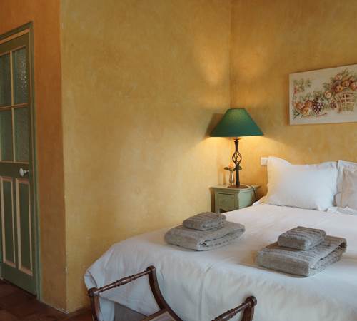 Maison en Provence de charme  - Chambre ocre jaune  - Lapalud - Vaucluse-galerie