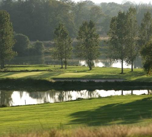 Le Golf de la Jonchère, écrin de verdure offrant un parcours 18 trous dans un panorama exceptionnel-photo-page