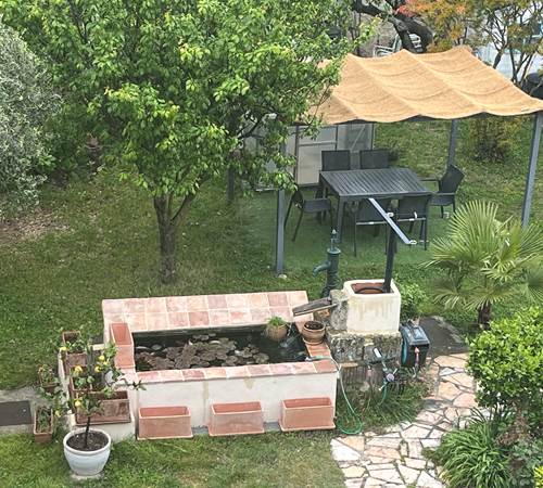 le jardin de notre hébergement en Provence-photo-page