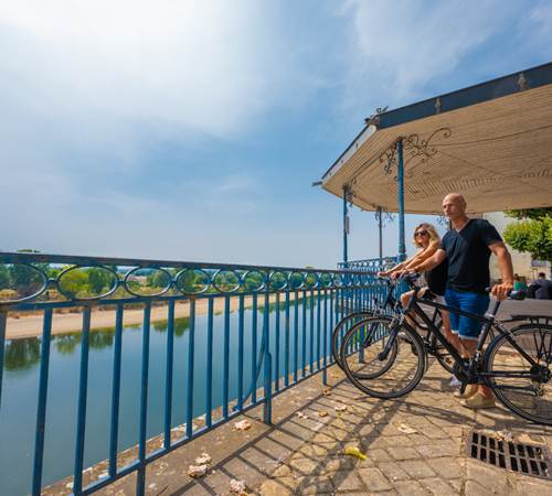 La belle vue sur la Garonne depuis le belvédère de Tonneins