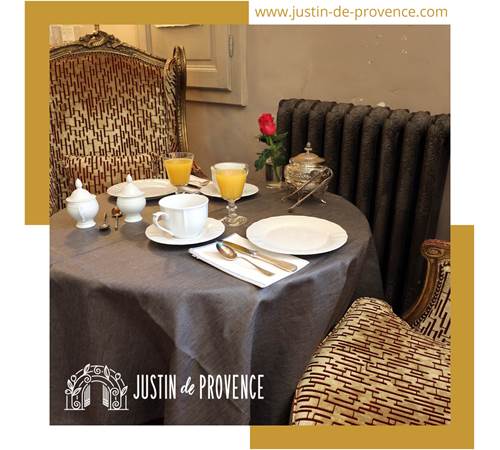 Petit-déjeuner - Maison d'hôtes à Orange-photo-page