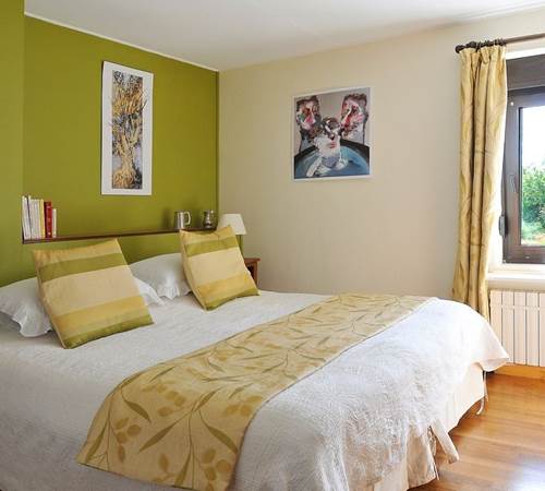 Chambre double Paul Rebeyrolle , lit de 1,80m x 2,00m-galerie