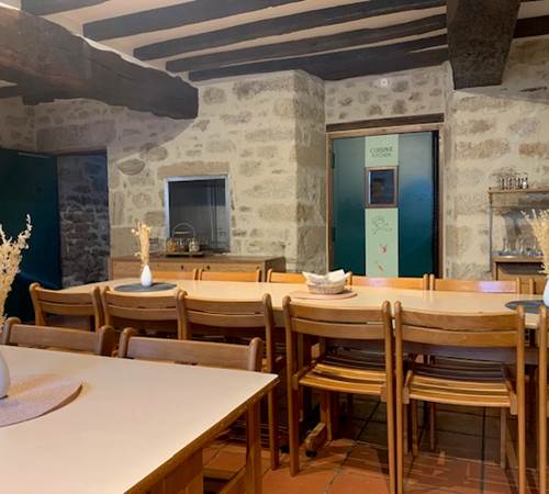 Salle de réception- entrée cuisine Grand Gîte Ty Bihui-photo-page