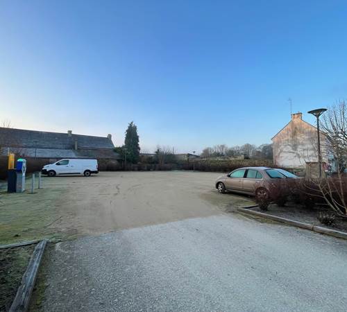 Parking public à 200m du Gîte et Hostel Le Ty Bihui-photo-page