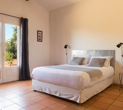 chambre familiale sari d'orcino en rez de jardin-galerie