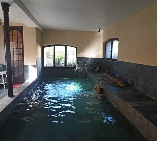guesthouse-piscine-interieure-la-grenade-bleue-pons-charente-maritime-galerie