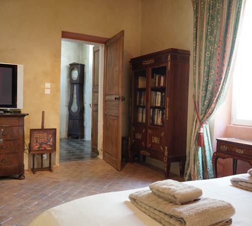 chambre et sa salle de douche privative Provence Vaucluse-galerie