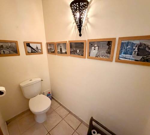 Les toilettes du rez-de-chaussée-galerie