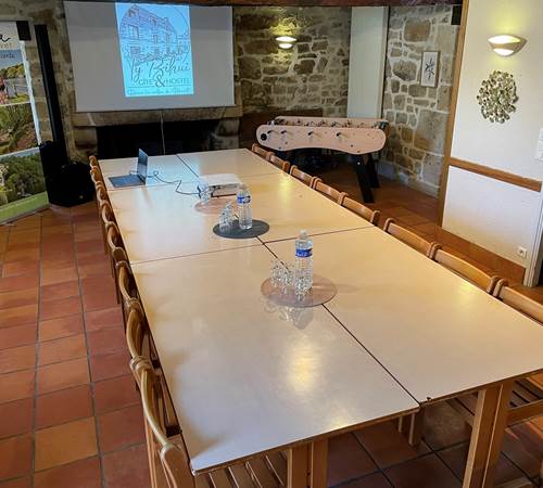 Salle de réunion de travail au Gîte et Hostel Le Ty Bihui-Bretagne Vallée du Blavet-photo-page
