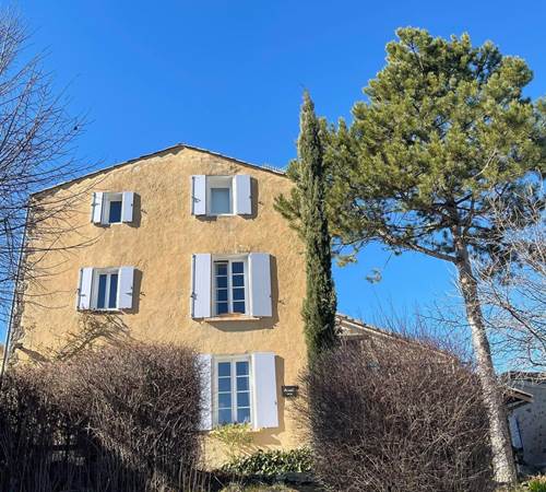 La façade du gîte-galerie