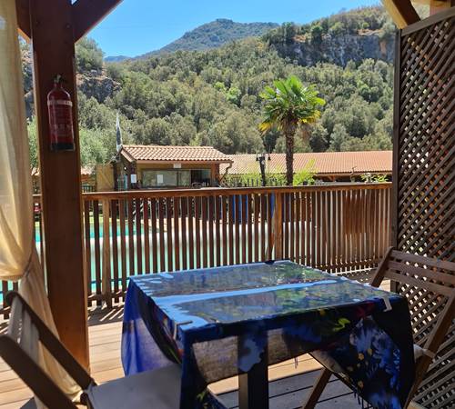 Accès direct sur la piscine-galerie