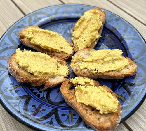 En apéro : toast aux rillettes locales