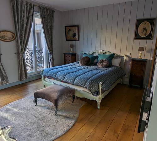 vue de la chambre les Flamands roses avec décoration napoléon 3-galerie