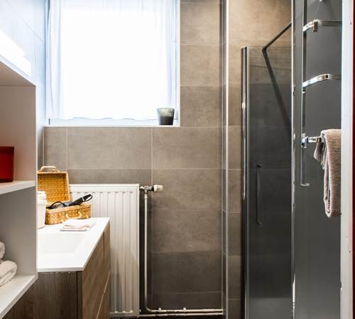 Salle de bain n°2 1er étage-galerie