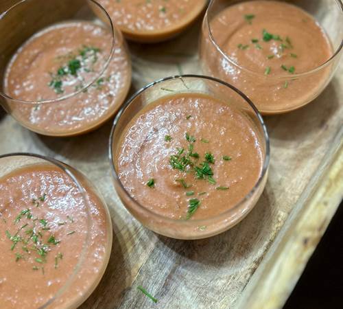 Entrée : gaspacho "maison" aux tomates du pays