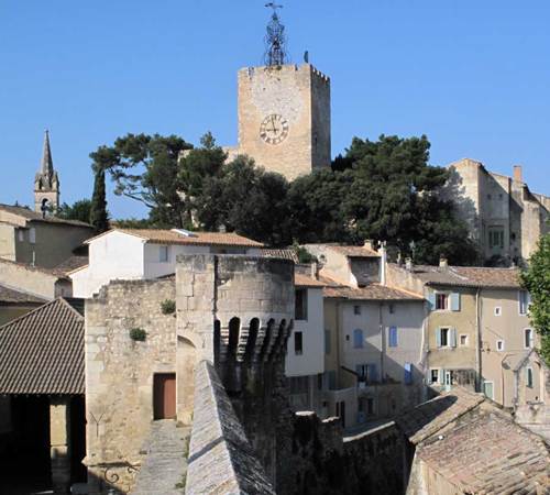 pernes les fontaines