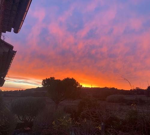 Le Mas Mellou : Lever de soleil sur Le Mas Mellou-galerie