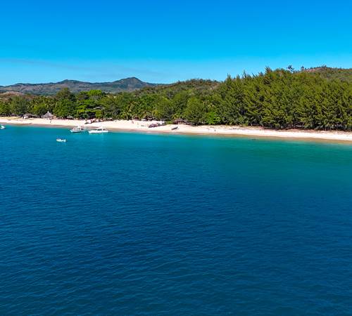Plage déserte Nosy Be