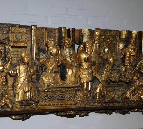 Détail cheminee salle a manger : Fronton temple chinois-galerie