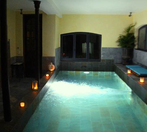 ambiance de nuit de la piscine-photo-page