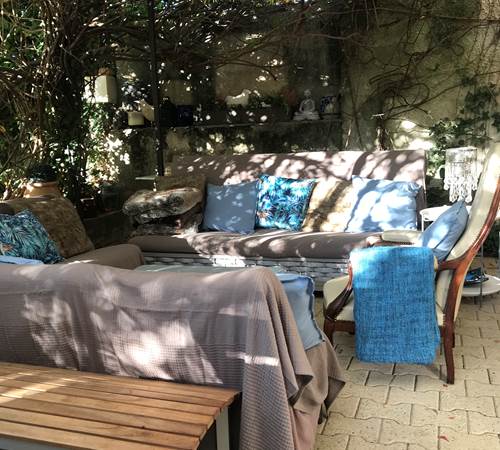 Le Mas Mellou : Salon d'Eté-galerie