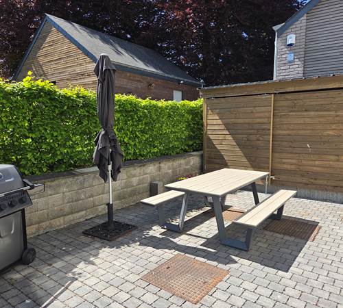 Terrasse avec BBQ au gaz et local à vélos-galerie