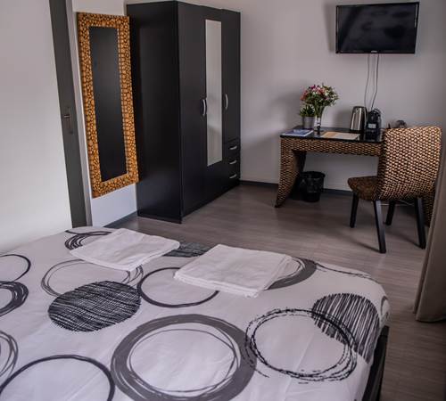 Chambre 2 vue du lit 2-galerie