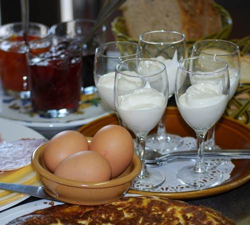 Petit déjeuner campagnard, gourmand au Ranch des Lacs 87120-photo-page