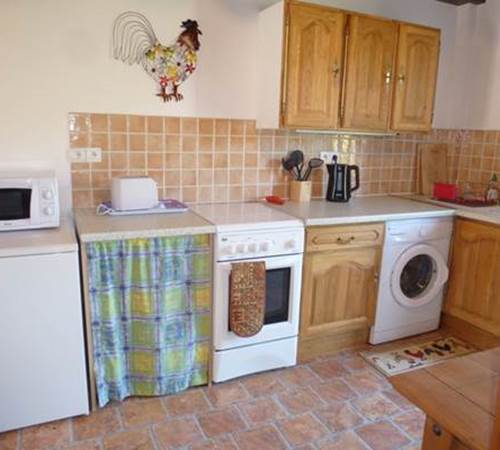 Fully Equipped kitchen in Poppies-galerie