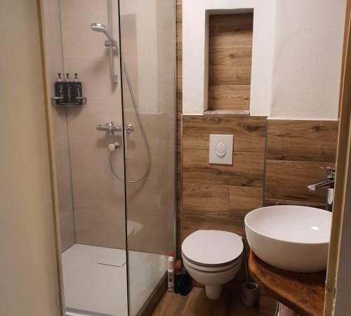 IRIE-VIBES-RETREAT-Appartement-Pêche-Rose-Salle-De-Bain