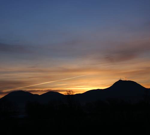 Un coucher de soleil sur la Chaîne des Puys-galerie