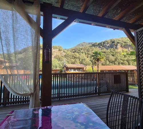 vue montagne depuis la chambre-galerie