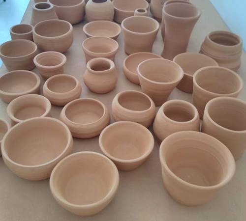 La production de poteries de Maryline en Provence Lagnes