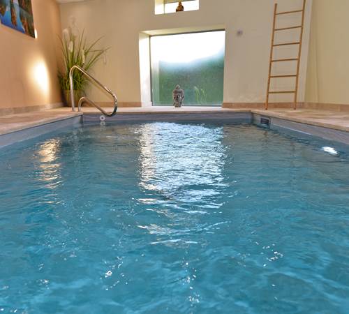 Piscine intérieure chauffée privative