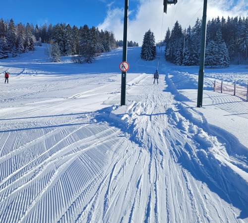 ski de descente Entre Les Fourgs
