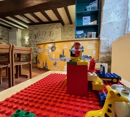 Coin enfants Grand Gîte Ty Bihui Bretagne-photo-page