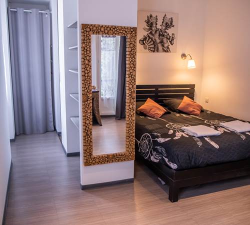 Chambre 1 et Miroir-galerie