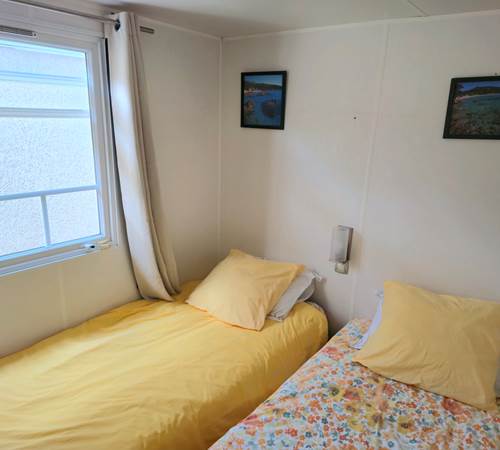 la chambre avec 2 lits simples en 90cm-galerie