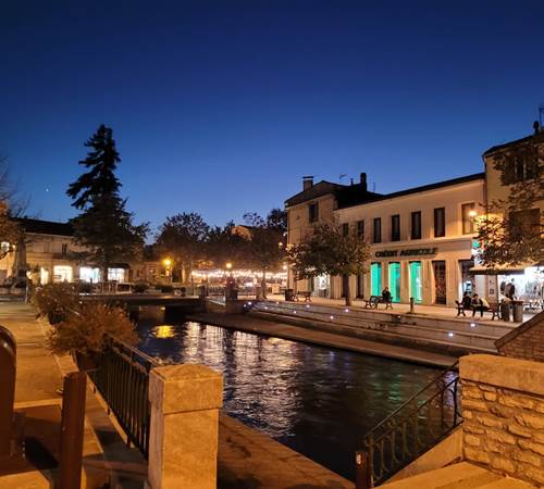 La sorgue près de la place Robert Vasse
