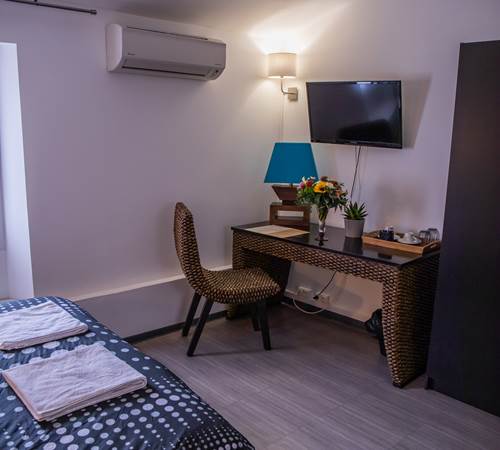 Chambre 3 Vue de l'entrée-galerie