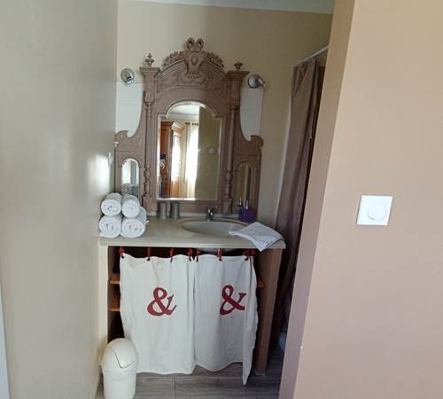 Chambres Cévennes - la salle d'eau-galerie