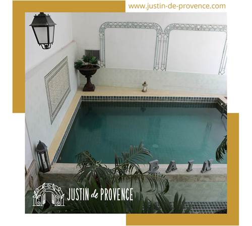 Piscine intérieure chauffée - Maison d'hôtes et bien-être-photo-page