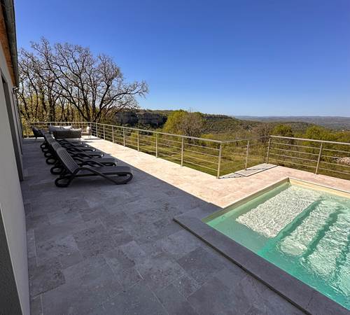 Salon de jardin / Piscine-galerie