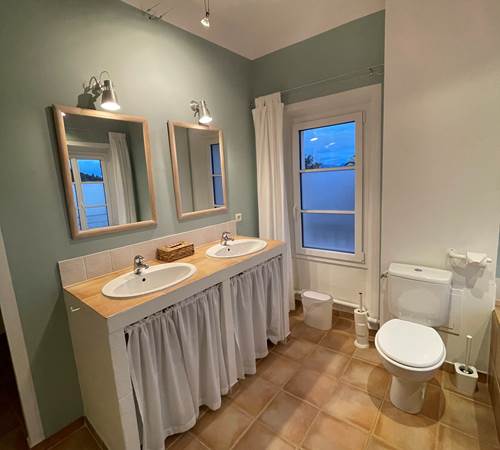 La salle de bain du 1er étage-galerie