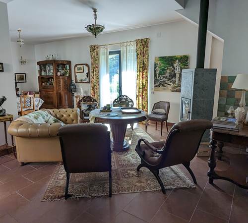 salon-hotes-convivial-maison-hotes-la-grenade-bleue-pons-galerie