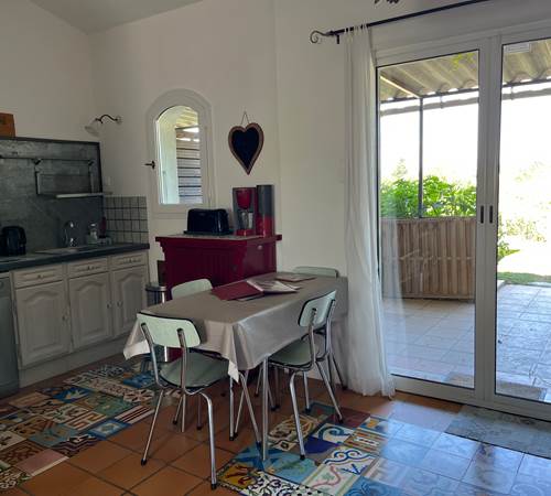 Gîte Le Couchant - Le Coin Cuisine-galerie