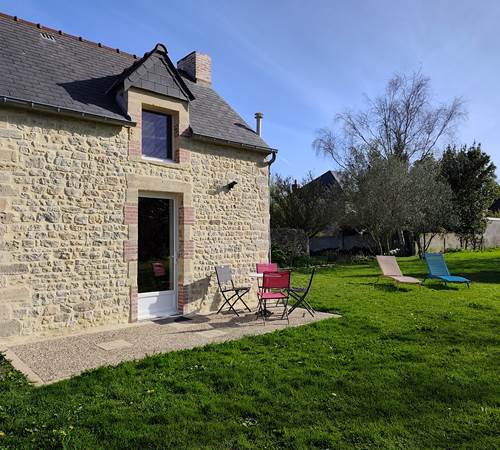 plage-Normandie-falaise- côte-normande-vue-mer-jardin -fleuri-galerie