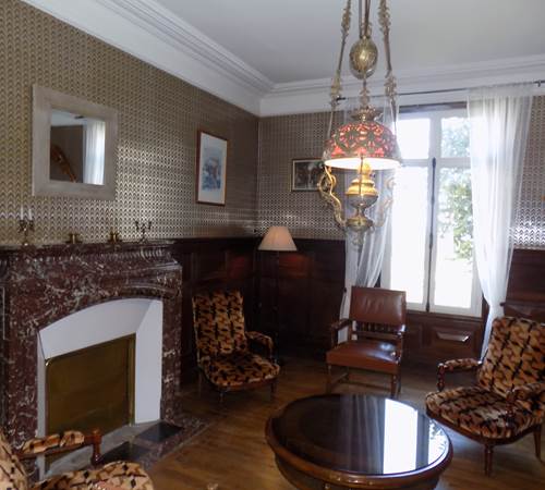 Au RDC, salon des gentlemen, très cosy-galerie