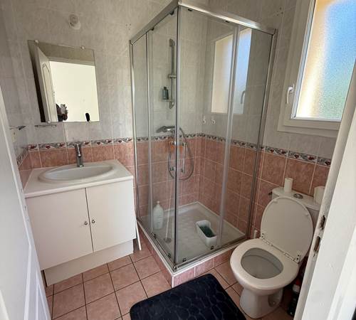 Douche et WC présents dans le 2 ième suite parentale