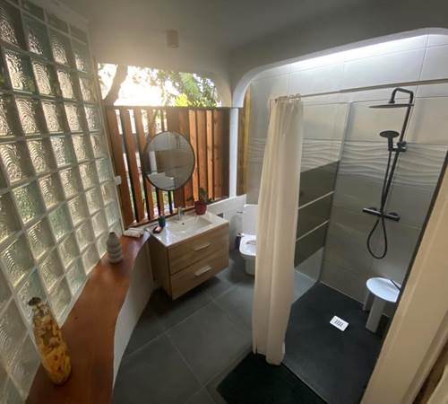 Salle de bain confortable
